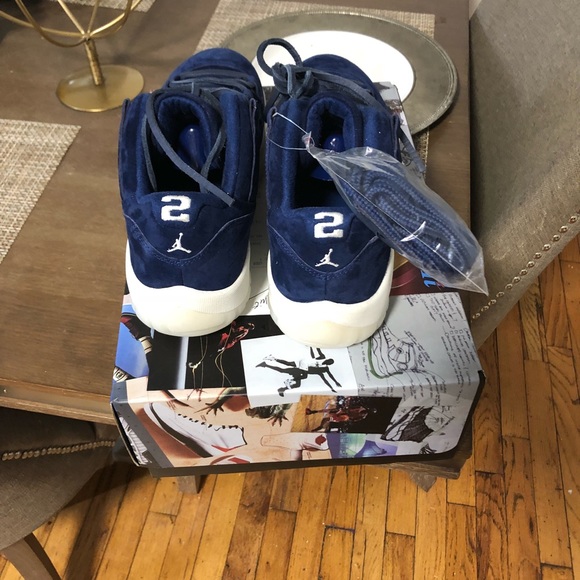 Retro 11 low derek jeter size 9 men - Picture 3 of 6